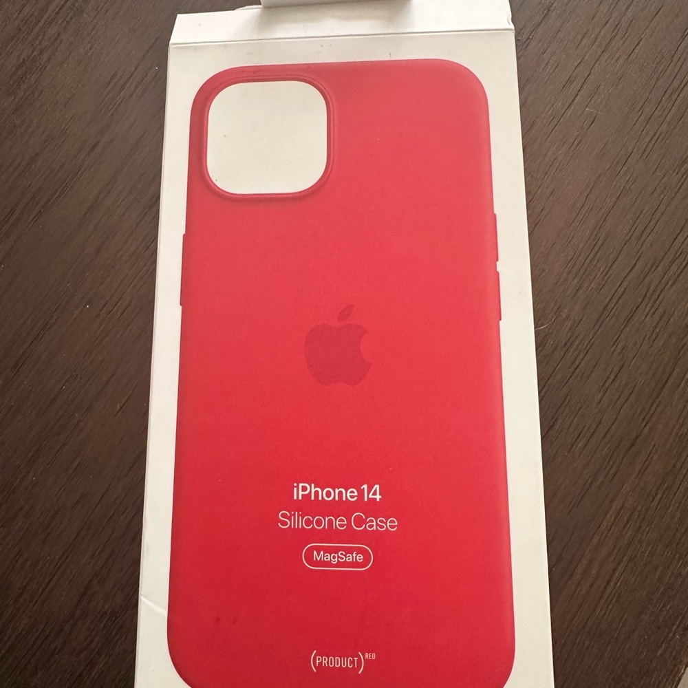 Apple iPhone 14 Silicone Case - Red